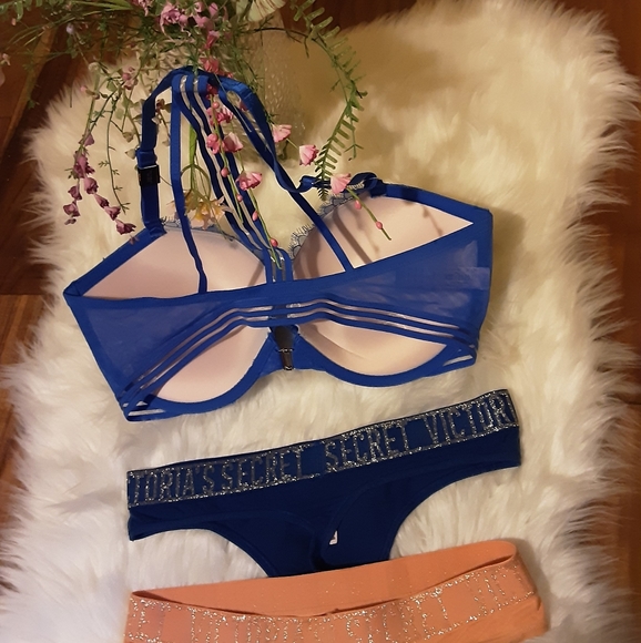 NWT VICTORIAS SECRET RAZORBACK BRA THONG SET - Picture 2 of 6